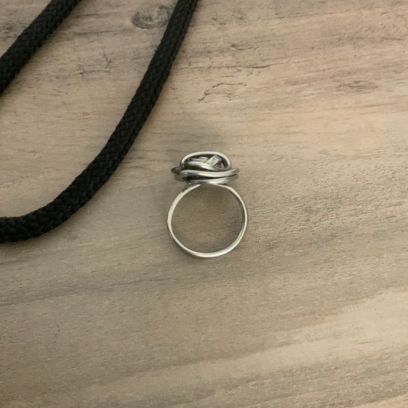 NWOT Handmade Flower Necklace & Ring Set - Picture 6 of 7